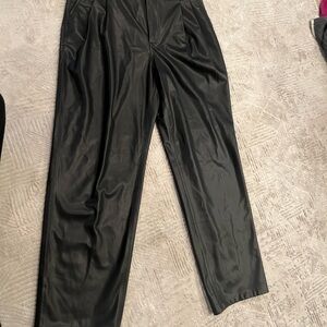AG Adriano Goldschmied Women’s Black Vegan Leather Pleated Dress Pants sz 29